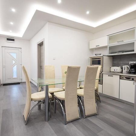Fonix Apartman Debrecen Eksteriør bilde