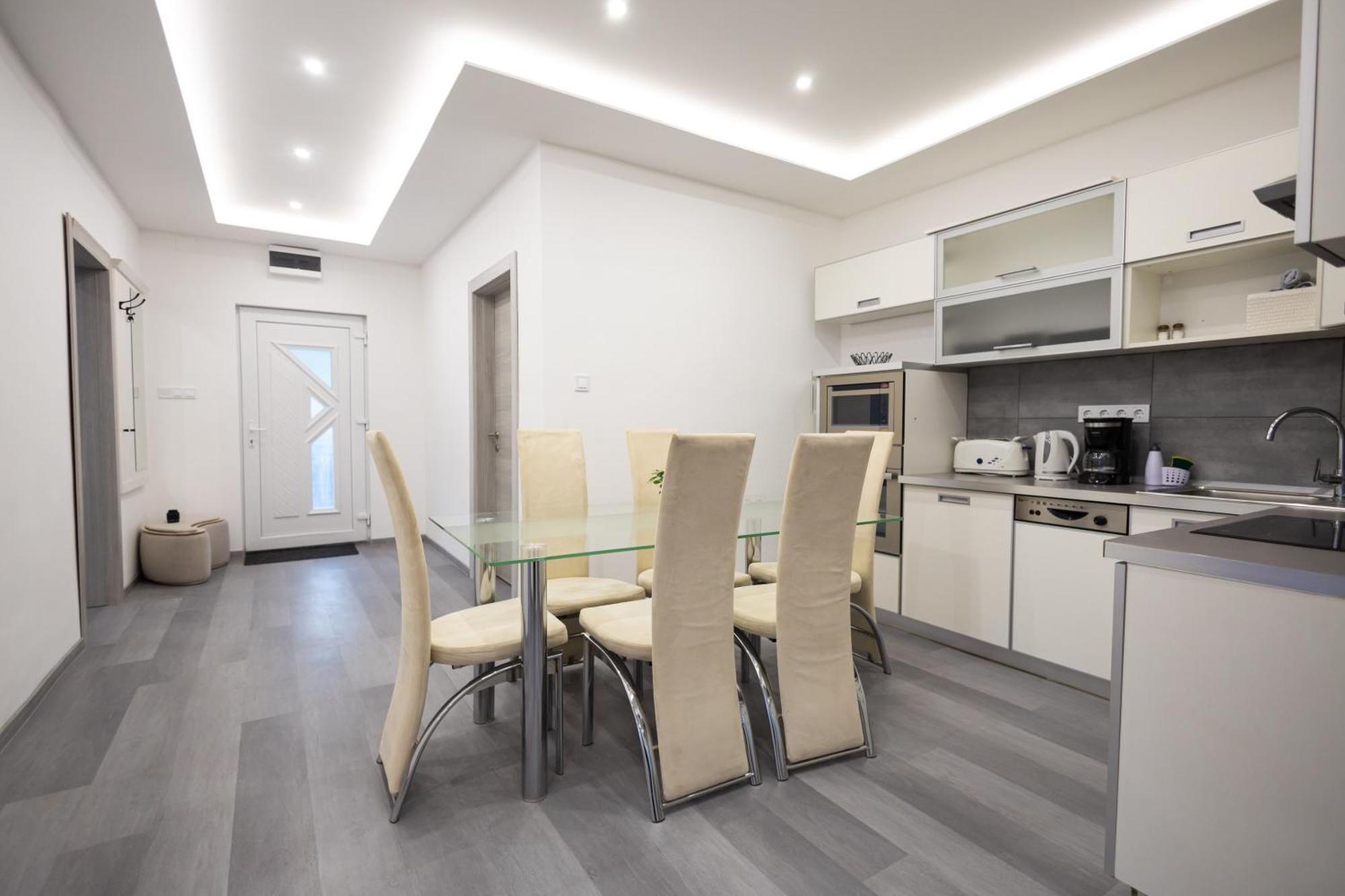 Fonix Apartman Debrecen Eksteriør bilde
